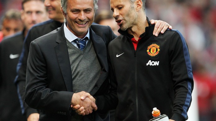 Mourinho nastupuje, co čeká United? Skončí Giggs, přijde Zlatan?