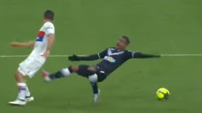 Simulant století? Přestupový terč Arsenalu se pěkně zostudil! VIDEO
