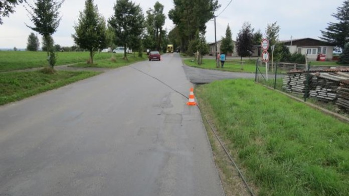 Kuriózní nehoda: Přetržený kabel zranil cyklistu!