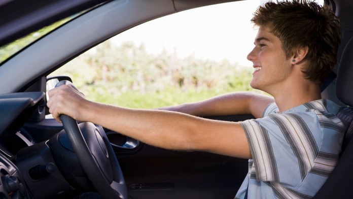 Proč mladí řidiči bourají častěji? Může za to jejich paměť, tvrdí studie