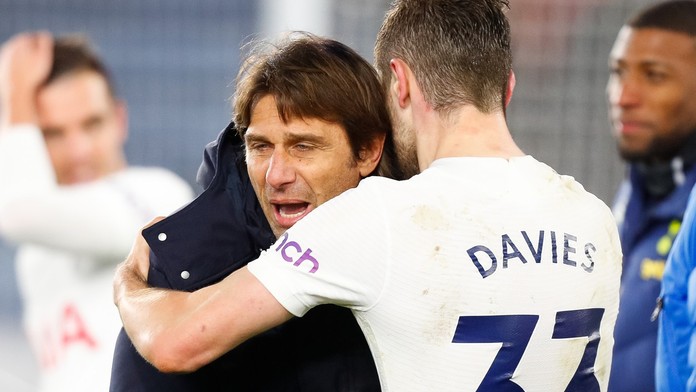 Trenér Conte v Tottenhamu září. Přinesl vítěznou mentalitu, říká Crouch