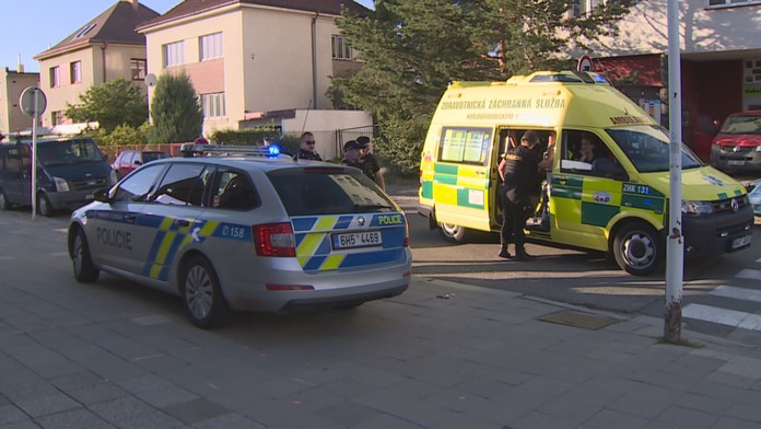 Chlapec (6) vběhl přímo pod auto. Těžce zraněný skončil v nemocnici
