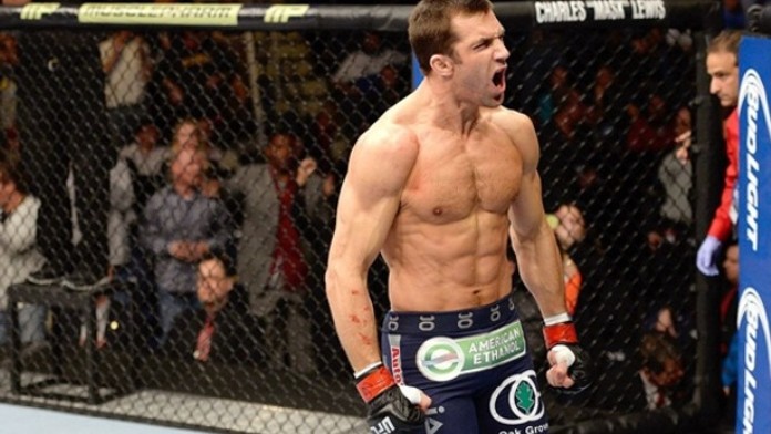 Rockhold nebo Jacaré? Nad příštím vyzyvatelem stále visí otazník