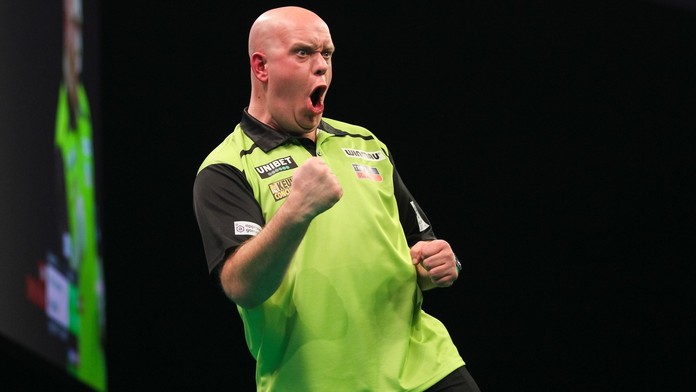 Van Gerwen překvapení nepřipustil. Jeho soupeř ale nedal kůži lacino