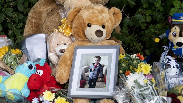 Rodina utýrala pětiletého chlapce. Všichni tři aktéři dostali doživotí