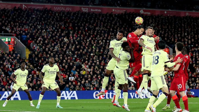 Poradí si s absencemi lépe Arsenal, nebo Liverpool? Šlágr sledujte na Nova Sport