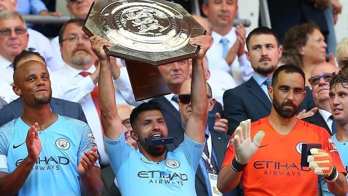 Další pohár pro Citizens: Agüero zakulatil skóre, dal už 200 gólů!