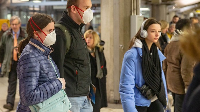 Co dělat v případě, že má můj soused podezření na koronavirus?