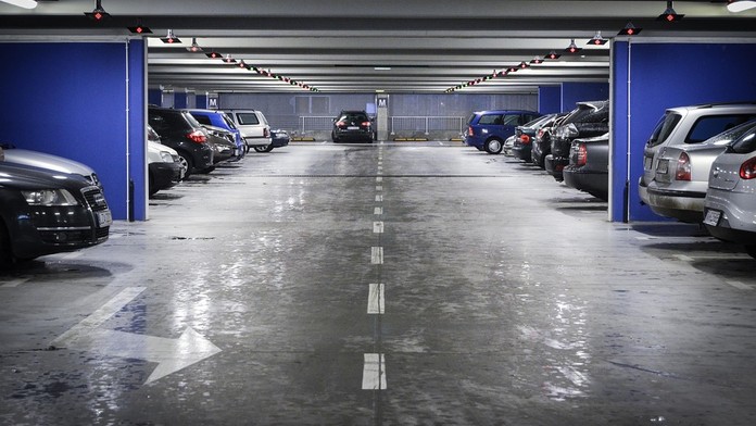 Zapomněl kde zaparkoval svoje auto, našel ho za 20 let