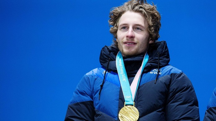 Olympijský vítěz se brutálně zranil! Nohu si propíchl hůlkou. FOTO