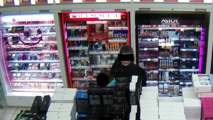 Pozor! V Praze řádí žena, která se snaží unášet děti