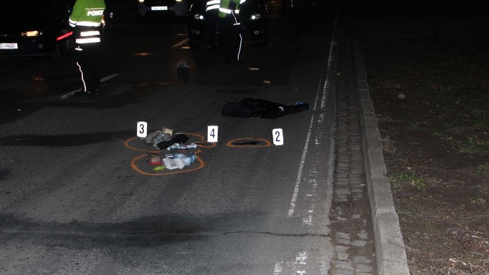 V Jičíně srazilo auto chodce! Vážnou nehodu nepřežil