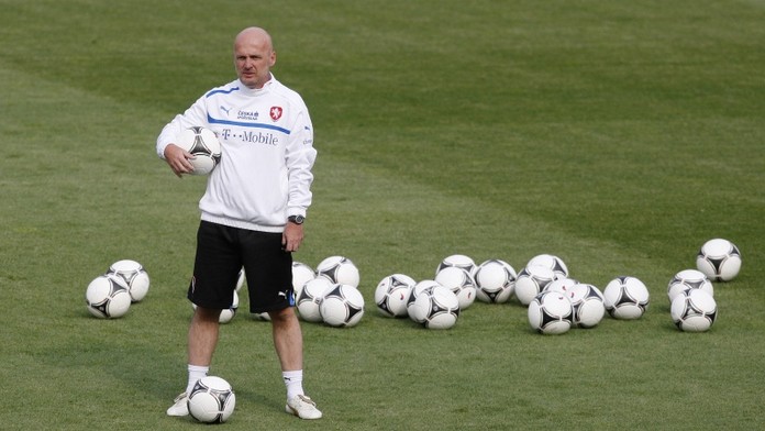 Rosický je v pořádku a proti Rusům nastoupí, potvrdil Bílek