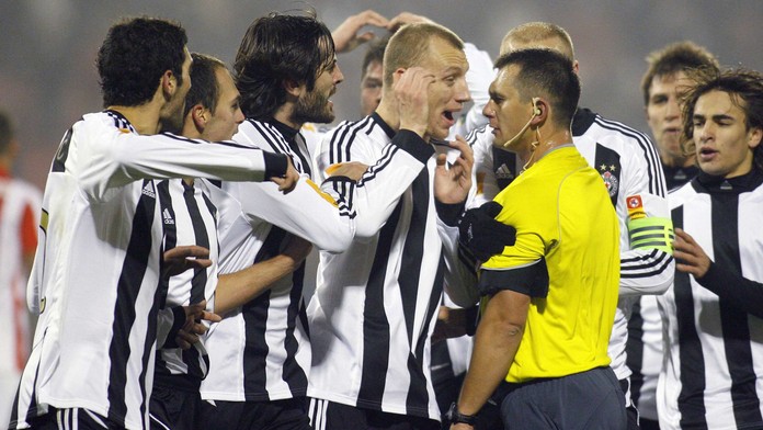 Slavný Partizan Bělehrad prohrál s vesnickým klubem