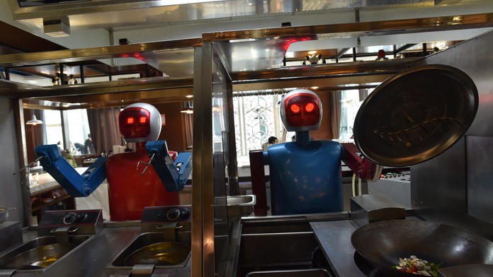 Rok 2045 podle odboníků: Roboti budou všude kolem nás!