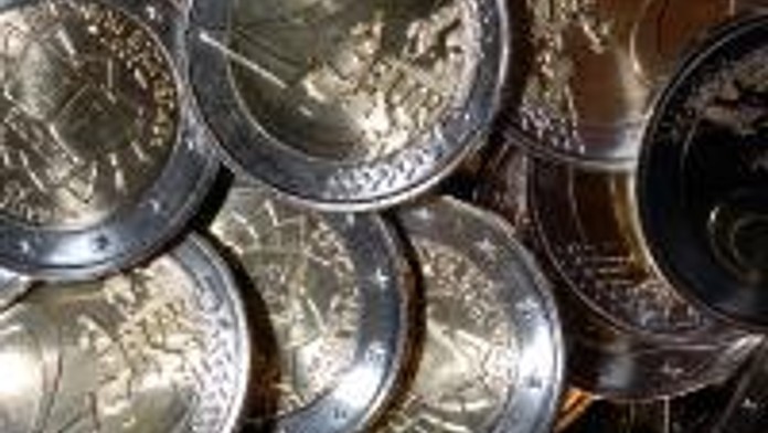 Koruna jako jediná v regionu mírně posílila