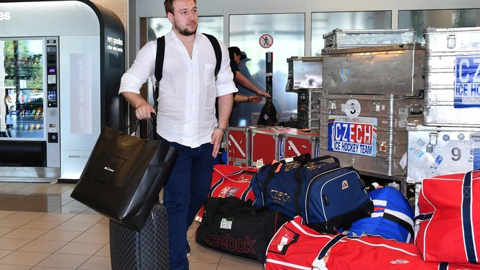 Premiéra v NHL se odkládá. Kovář se stěhuje na farmu