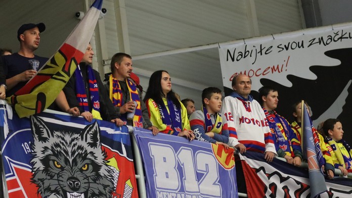 Kluby reagují na nové rozhodnutí vlády: Nic měnit nebudeme