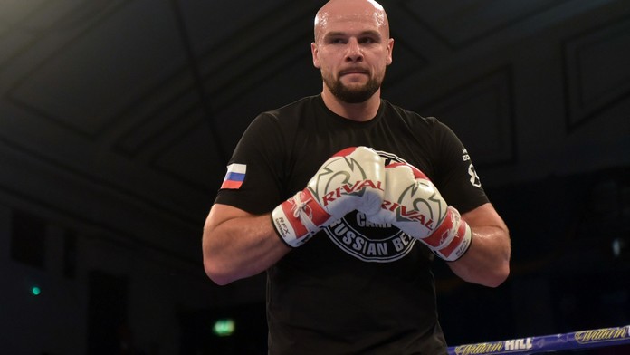 Boxer uspal parťáka. Za tvrdý knockout sklízí vlnu kritiky