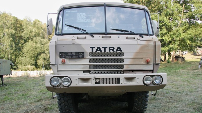 Nehoda Tatry 815 s 16 vojáky! Spadli do potoka, 7 se zranilo