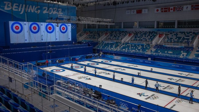 Začínají olympijské hry v Pekingu: Do akce jdou v první den curleři Paulovi