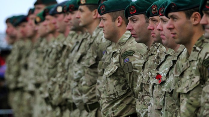 Britové přestaví armádu: S čím chtějí bojovat proti ISIS?