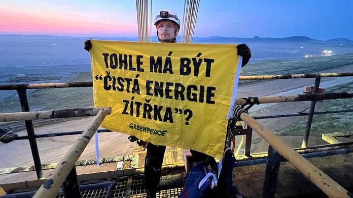 Aktivisté protestují proti těžbě uhlí v Bílině