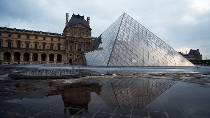 Pařížská galerie Louvre