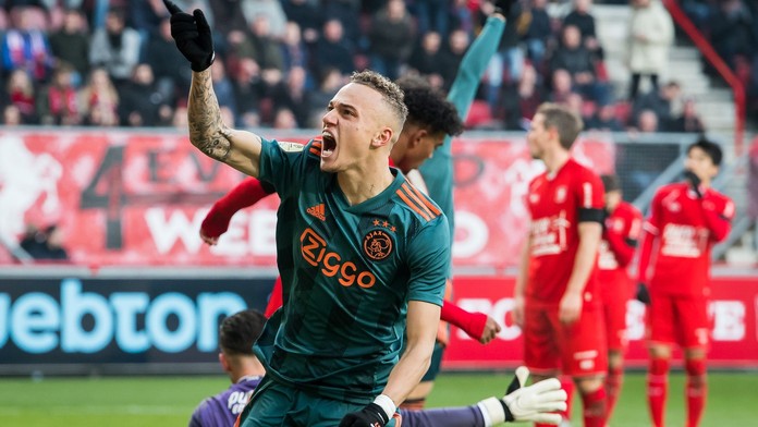 Premiéra jako hrom! Mladík z Ajaxu nasázel i díky chybě gólmana hattrick