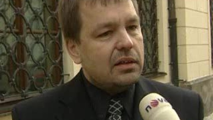 Šéf poslanců ODS Tluchoř: Svržení vlády byl atentát Tlustého a Schwippela