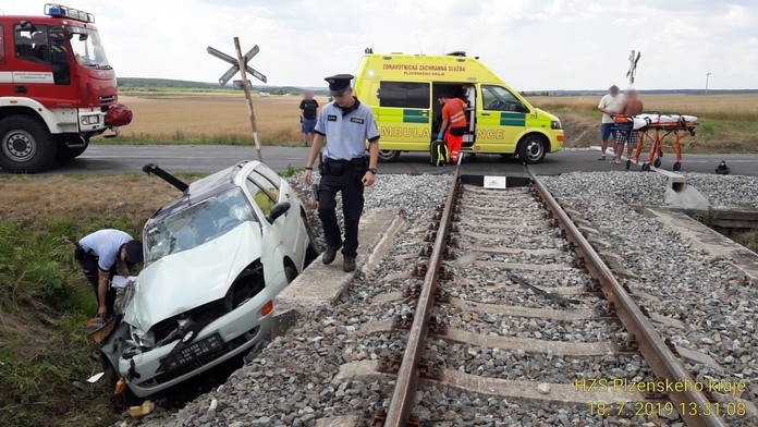 Srážek na přejezdech výrazně přibývá! Jak řešit krizové situace?