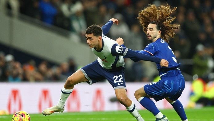 Kopačky hvězdy Chelsea skončily v koši. Jako Popelka, smáli se fanoušci