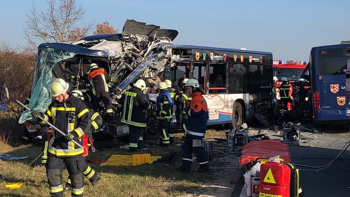 V Bavorsku se srazily autobusy! Mezi vážně zraněnými jsou i děti