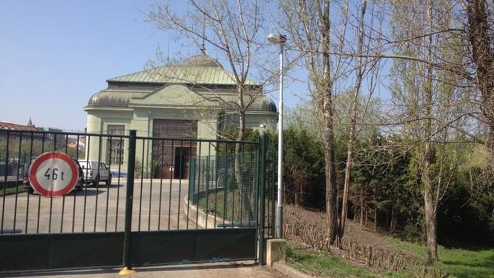 Policisté objevili na pražské Štvanici tělo, jde o muže sraženého autem z mostu?