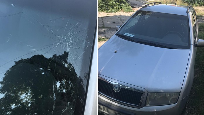 Řidič versus cyklista: Auto skončilo s rozbitým sklem, muži hrozí vězení