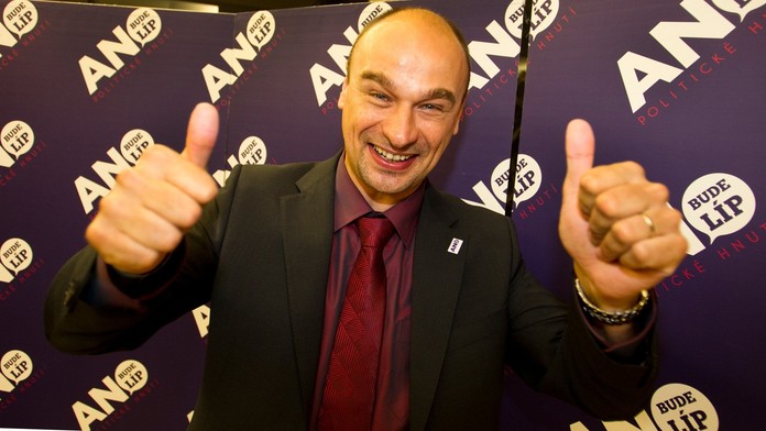 Neznalost poslance Kolovratníka. Smějí se mu kvůli Čapímu hnízdu