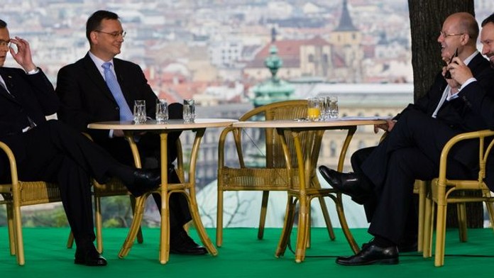 PRŮZKUM: Preference ČSSD, ODS i TOP 09 jsou téměř vyrovnané