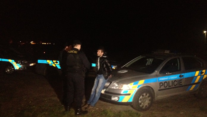 Policisté pronásledovali BMW. Řidič měl pozitivní test na drogy
