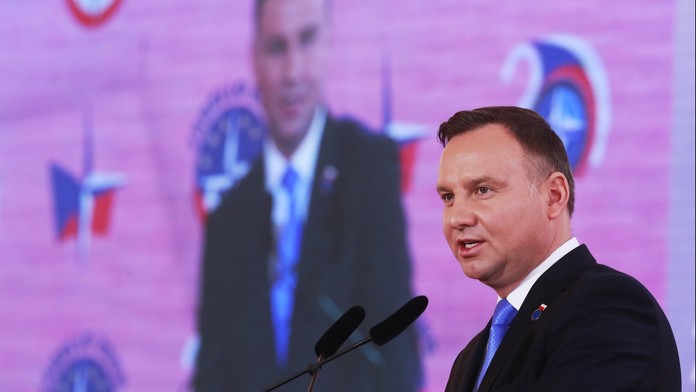 Prezident Duda odvolal velvyslance v Česku. Kritizoval polský přístup k Turówu