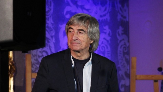 Princ Mojmír okouzlil nejen Popelku. Stále šarmantní herec a zpěvák slaví 80 let