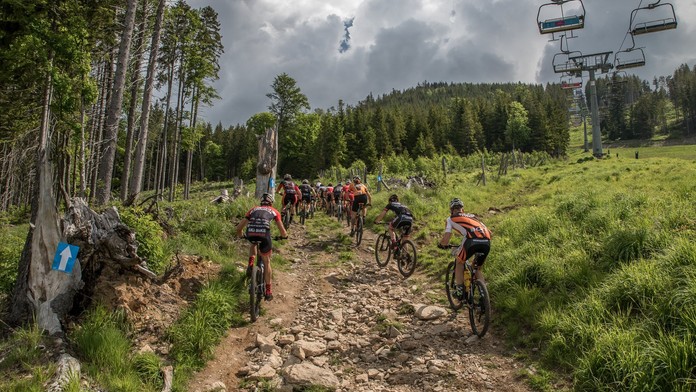 NOVA CUP na Dolní Moravě rozdal diplomy z bikerské maturity