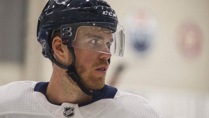 Další hvězdné jméno na seznamu: McDavid se nakazil koronavirem