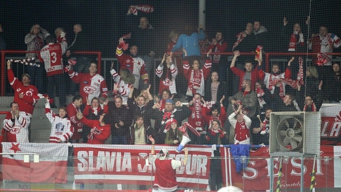 Ve Slavii zbyly dluhy, říká nový majitel. Jak to bude s Růžičkou?