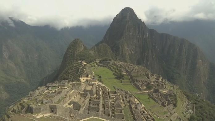 Kvůli krvavým protestům v Peru uzavřeli slavné Machu Picchu