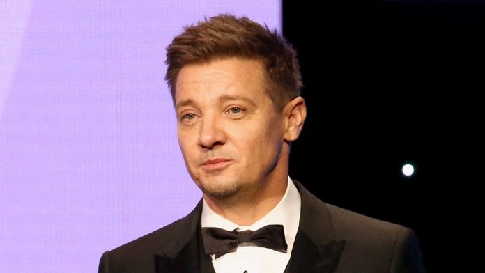 Herec z Avengers se po nehodě opět hýbe. Zatím jen na invalidním vozíku
