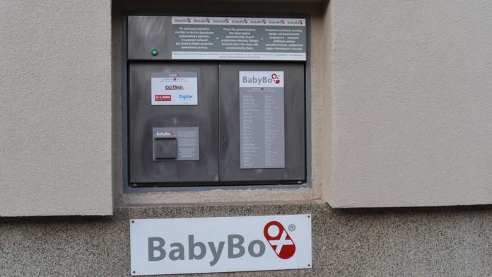 Babybox pomohl dalšímu dítěti. Chlapeček neměl ani ošetřený pupečník