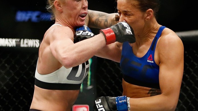 Nová UFC šampionka: Z klece ji vyprovodilo bučení diváků!