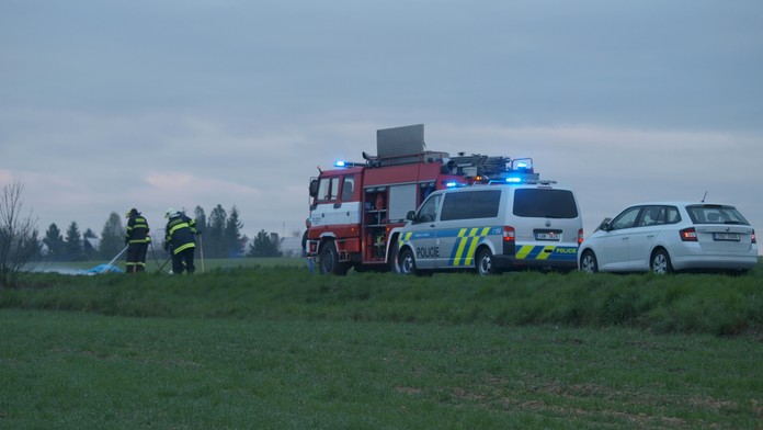 Tragická dopravní nehoda: Řidič motorky zemřel ráno na Kladensku