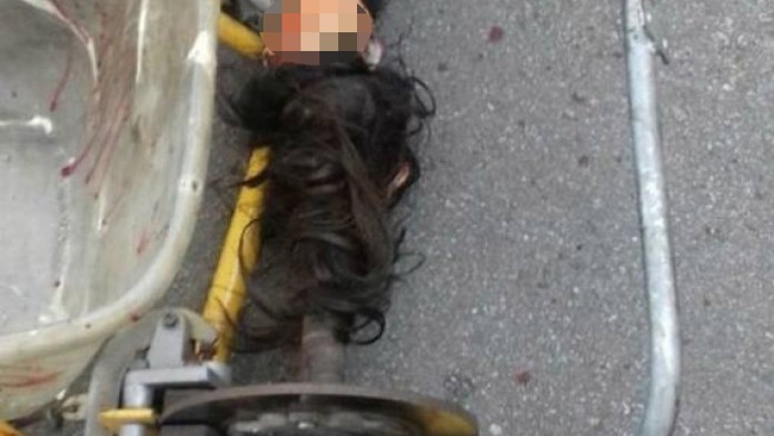 Šla si zajezdit na motokáře, ta ji doslova skalpovala