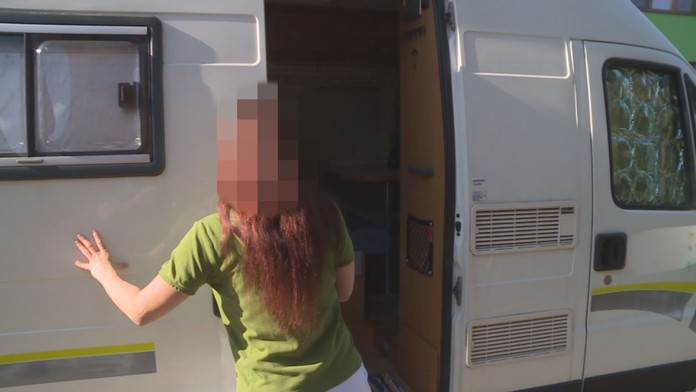 Vytápěli si obytnou dodávku a málem přišli o život. Přiotrávili se oxidem uhelnatým